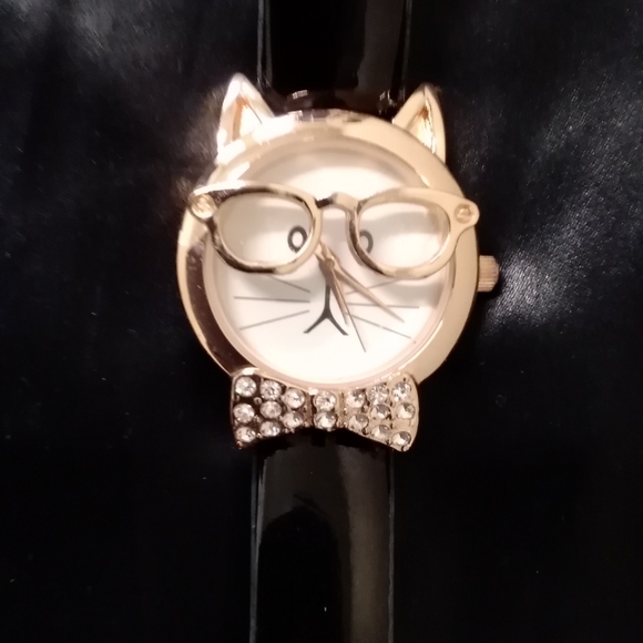 Brand new women's rose gold cat watch - Picture 3 of 7